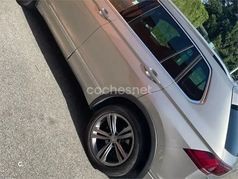 Usado VW Tiguan Sportline 150 CV (110 kW) 2018 Gris / plata SUV