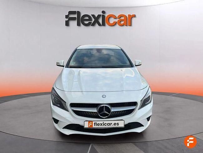 Usado Mercedes CLA200 136 CV (100 kW) 2016 Blanco Berlina