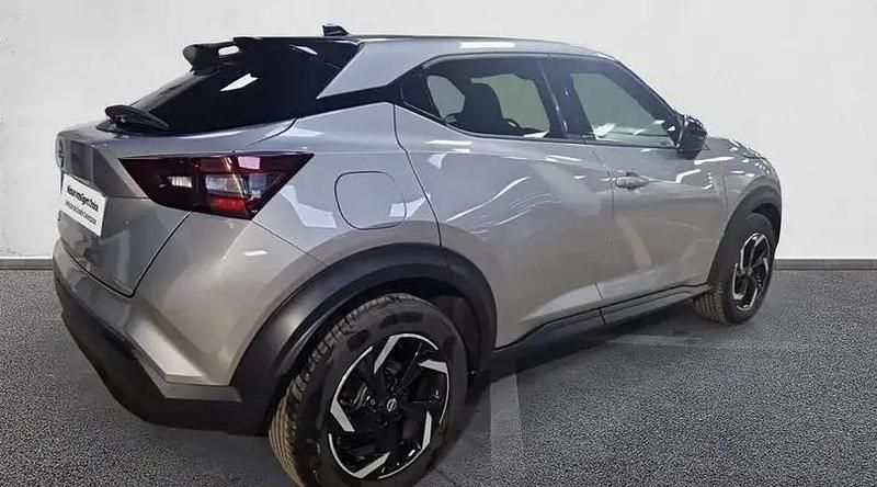 Usado Nissan Juke N-Connecta 114 CV (83 kW) 2024 Diamond silver (metalizado) SUV