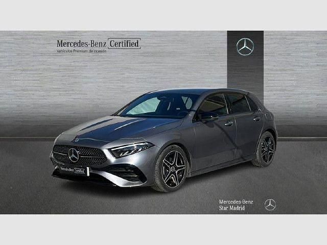 Usado Mercedes A180 AMG line 116 CV (85 kW) 2025 Gris montana, pintura metalizada Utilitario