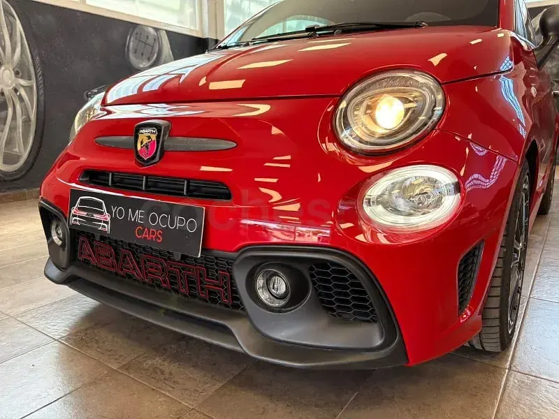 Usado Abarth 695 180 CV (132 kW) 2022 Rojo Utilitario