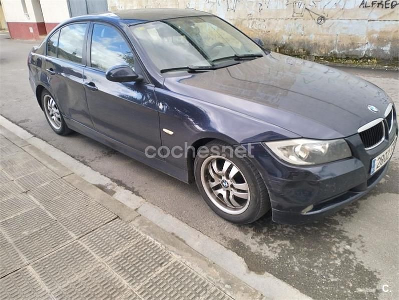 Usado BMW 318 115 CV (84 kW) 2006 Azul Berlina