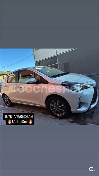 Gris / plata Usado 2019 Toyota Yaris Active Berlina | 13.000 € (Precio justo) - Imagen 1/2