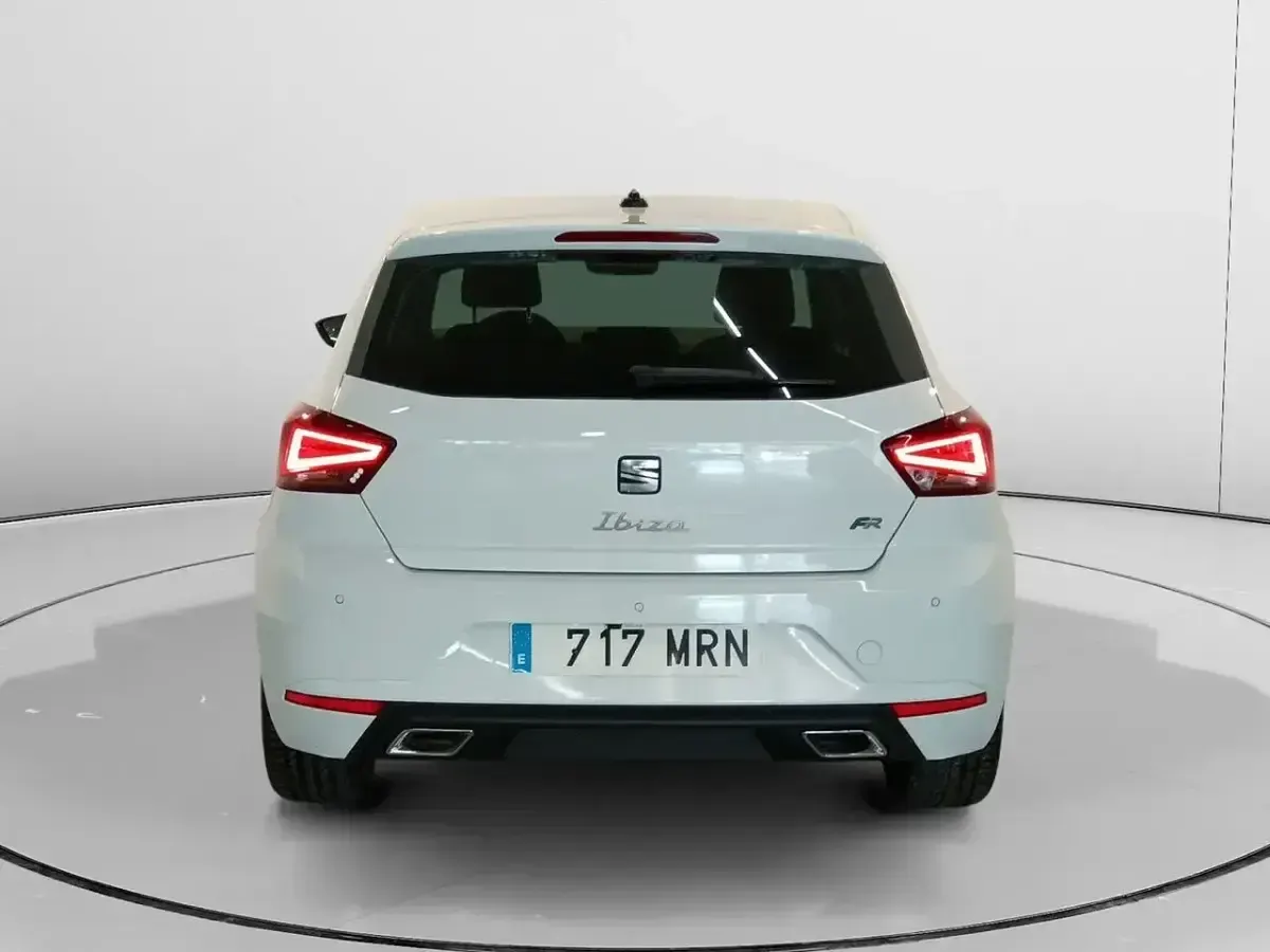 Usado Seat Ibiza FR 150 CV (110 kW) 2024 Blanco Utilitario