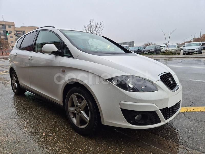 Blanco Usado 2011 Seat Altea XL Reference Monovolumen | 4999 € (Precio justo) - Imagen 1/4