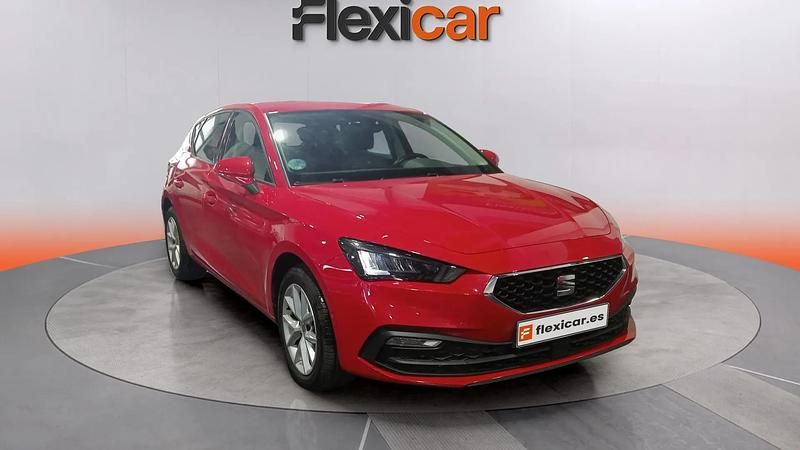 Usado Seat Leon Style 110 CV (80 kW) 2024 Rojo Berlina