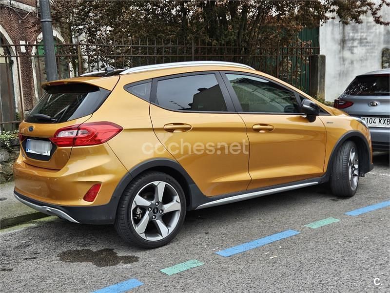 Usado Ford Fiesta Active 125 CV (91 kW) 2018 Naranja Utilitario