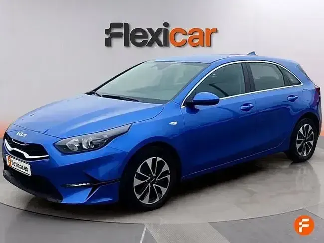 Usado Kia Ceed 100 CV (73 kW) 2024 Azul Utilitario