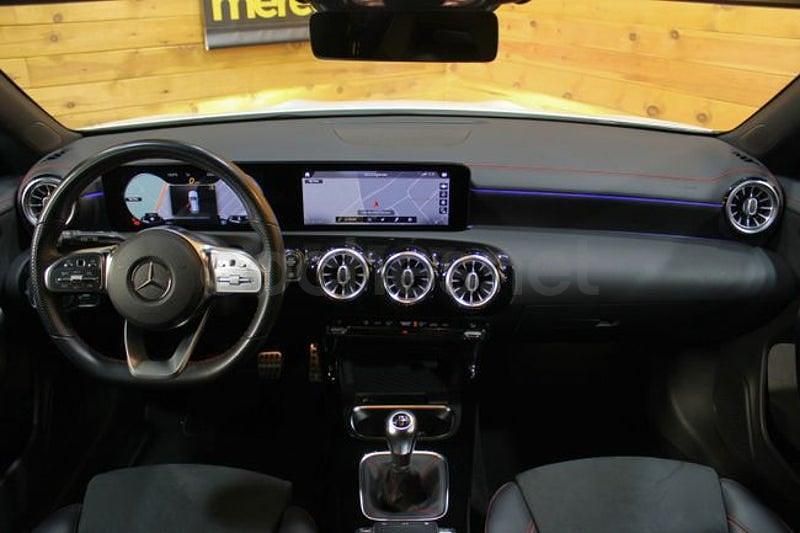 Usado Mercedes CLA180 Shooting Brake 136 CV (100 kW) 2020 Blanco Familiar