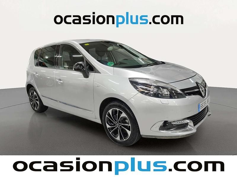 Usado Renault Scénic III Bose Edition 132 CV (97 kW) 2016 Gris plata Monovolumen