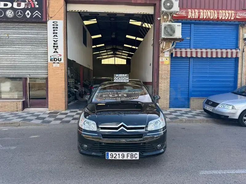 Usado Citroën C4 Exclusive 110 CV (80 kW) 2006 Negro Berlina