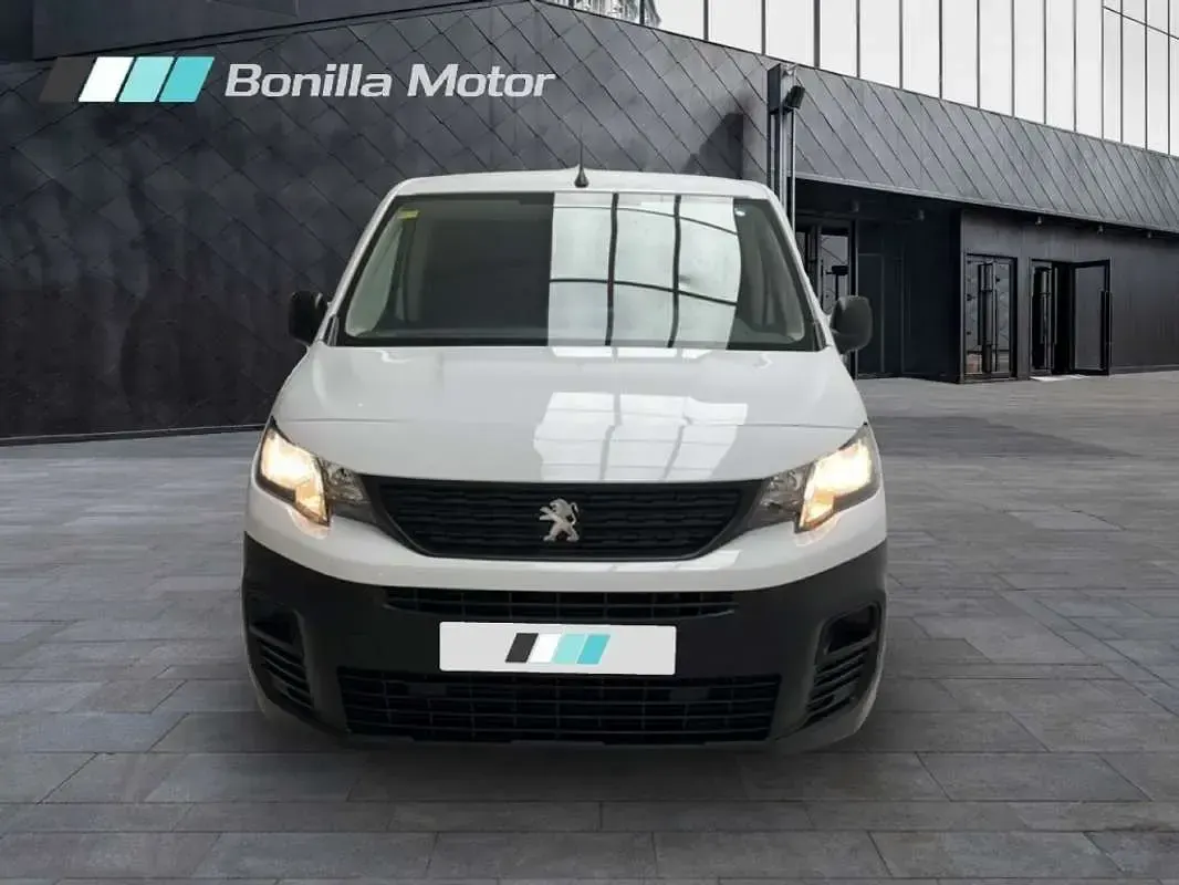 Usado Peugeot Partner 98 CV (72 kW) 2022 Blanco Monovolumen