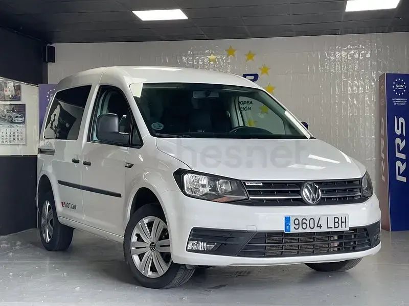 Usado VW Caddy Trendline 122 CV (89 kW) 2019 Blanco Monovolumen