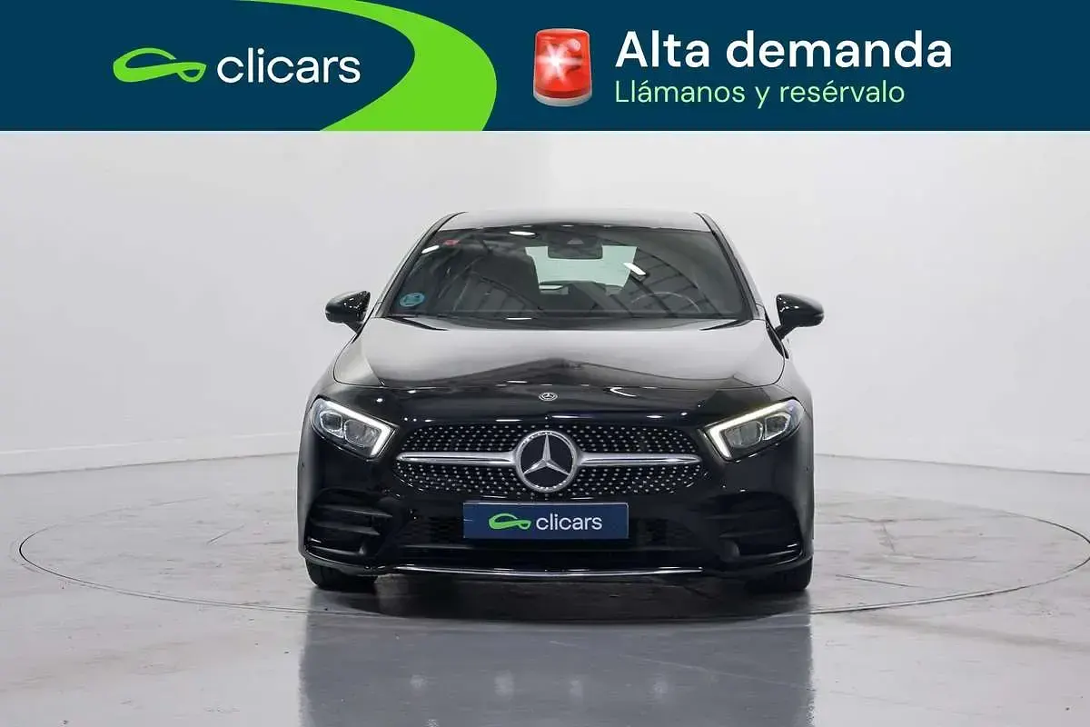 Usado Mercedes A180 116 CV (85 kW) 2019 Negro Utilitario