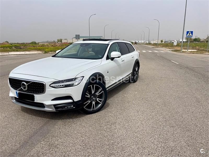 Blanco Usado 2018 Volvo V90 CC Pro Familiar | 23.990 € (Caro) - Imagen 1/4