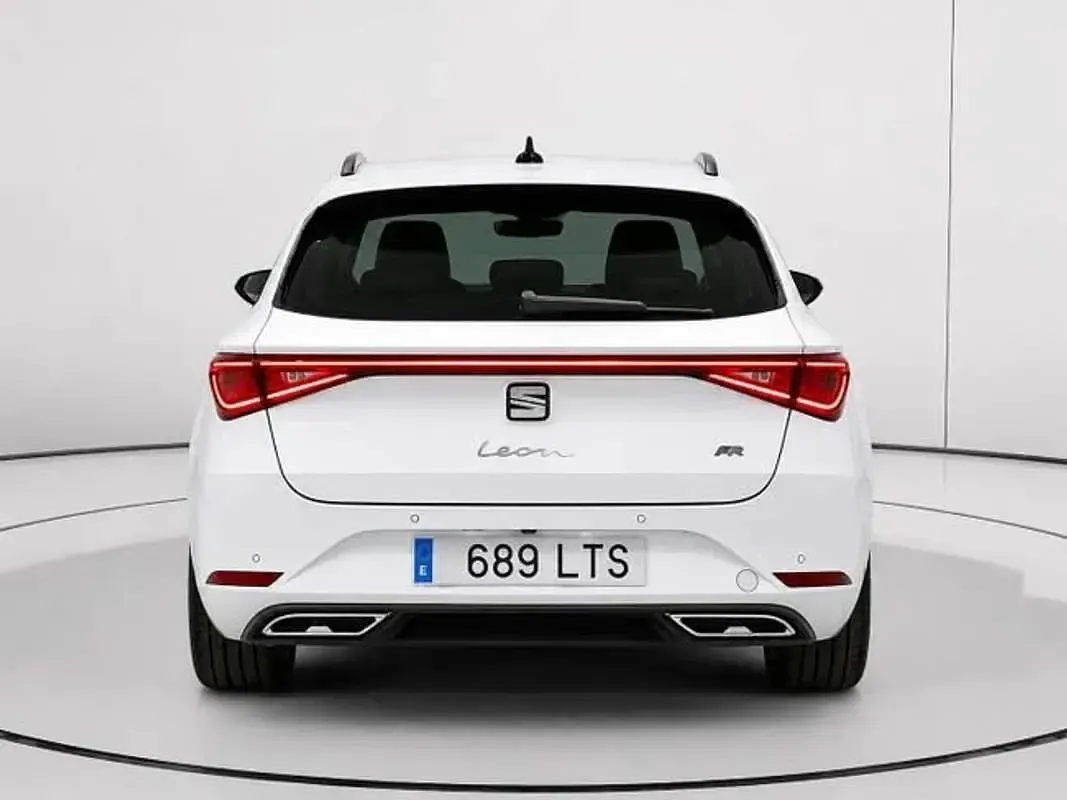 Usado Seat Leon FR 150 CV (110 kW) 2021 Blanco Utilitario