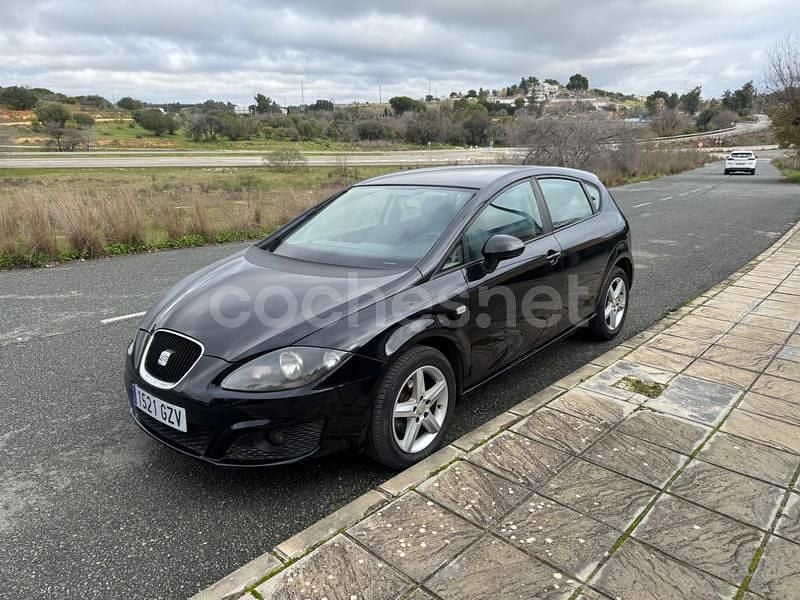 Usado Seat Leon Style 105 CV (77 kW) 2010 Negro Berlina