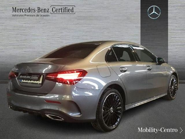 Usado Mercedes A250 AMG line 218 CV (160 kW) 2025 Gris montaña Berlina