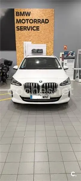 Usado BMW 225 Active Tourer Luxury Line 245 CV (180 kW) 2024 Blanco Monovolumen