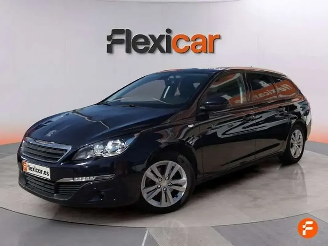 Usado Peugeot 308 SW Style 131 CV (96 kW) 2017 Negro Familiar