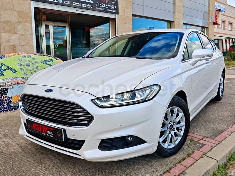 Usado Ford Mondeo Trend 150 CV (110 kW) 2018 Blanco Berlina