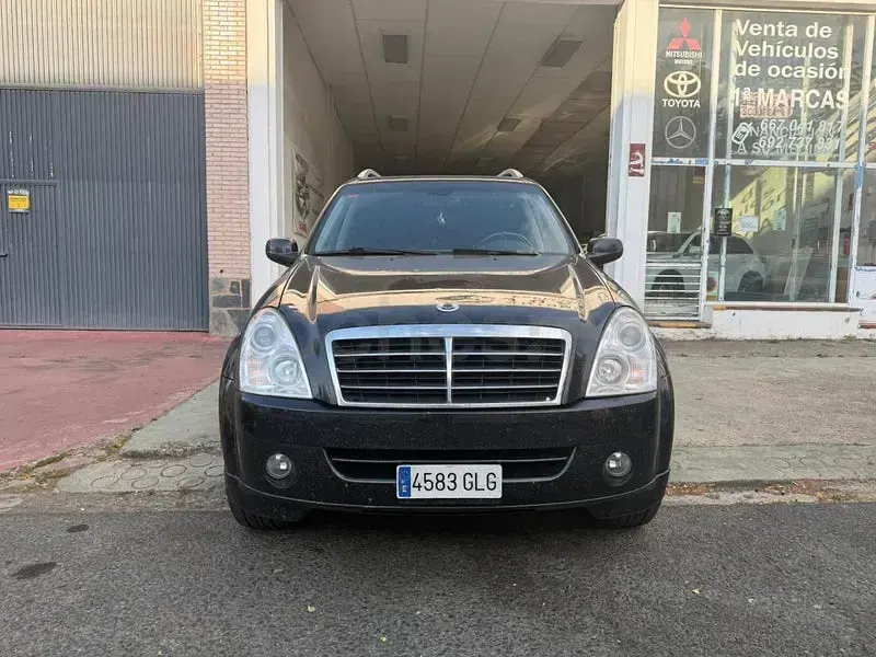 Usado SsangYong Rexton II 186 CV (136 kW) 2009 Negro SUV