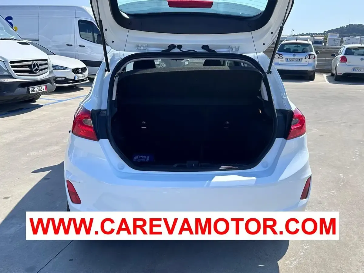 Usado Ford Fiesta Trend 75 CV (55 kW) 2022 Blanco Utilitario