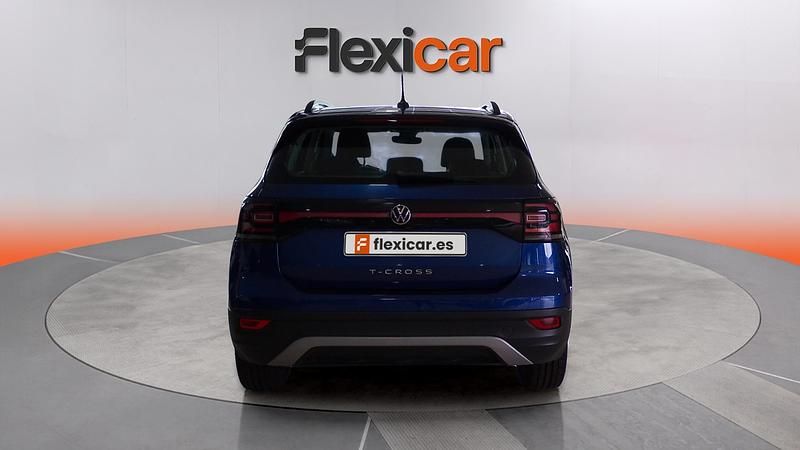 Usado VW T-Cross Advance 110 CV (80 kW) 2022 Azul SUV