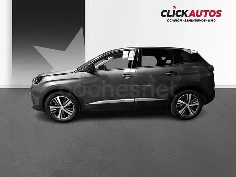 Usado Peugeot 3008 Allure 130 CV (95 kW) 2022 Gris / plata SUV