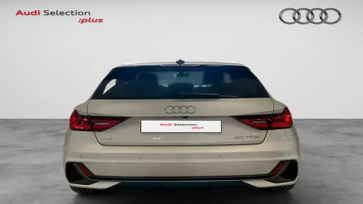 Usado Audi A1 Sportback 110 CV (80 kW) 2023 Gris Utilitario