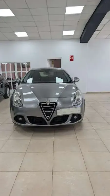 Usado Alfa Romeo Giulietta Distinctive 105 CV (77 kW) 2013 Negro Utilitario