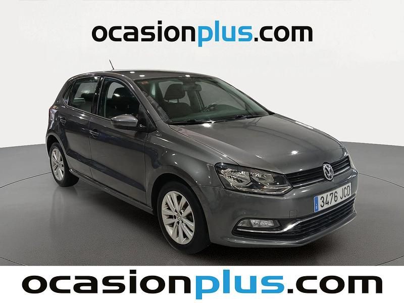 Usado VW Polo Advance 90 CV (66 kW) 2015 Gris Utilitario