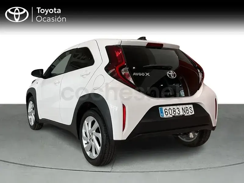 Usado Toyota Aygo X Play 72 CV (52 kW) 2025 Blanco SUV
