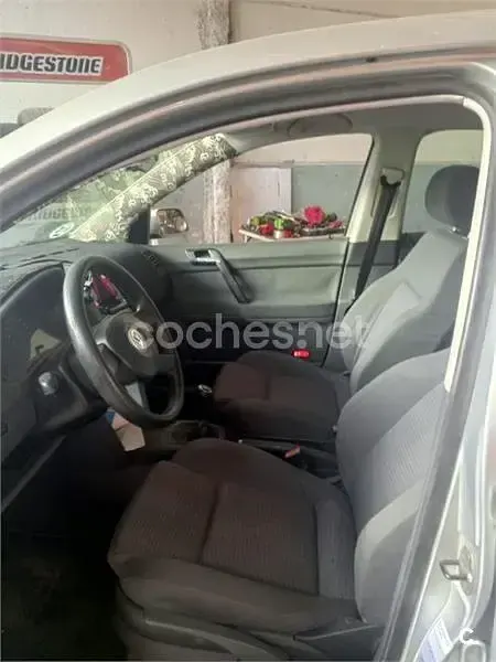 Usado VW Polo Conceptline 65 CV (47 kW) 2003 Gris / plata Berlina