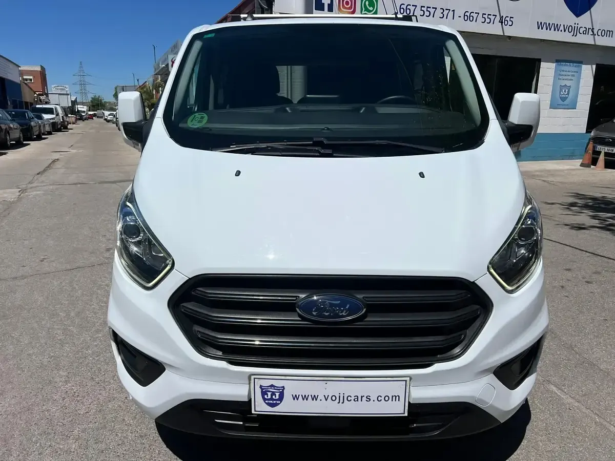 Usado Ford Transit Custom Trend 130 CV (95 kW) 2022 Blanco Familiar