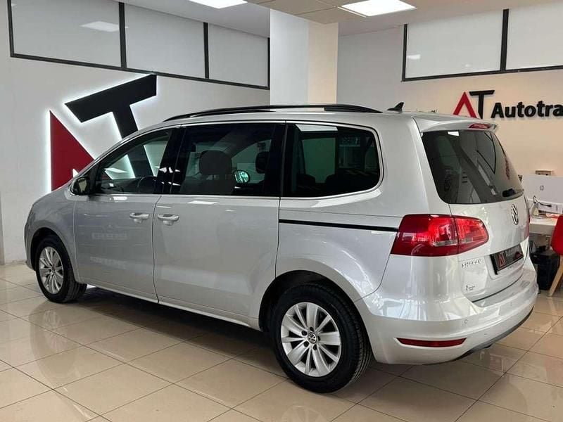 Usado VW Sharan Advance 140 CV (102 kW) 2014 Plateado Monovolumen