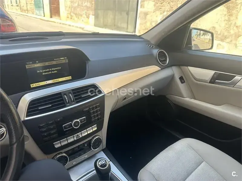 Usado Mercedes C200 Elegance 136 CV (100 kW) 2013 Negro Berlina