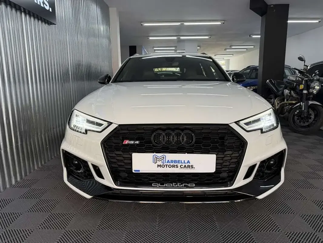 Usado Audi RS4 Ambiente 450 CV (330 kW) 2018 Blanco Familiar