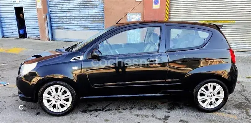 Usado Chevrolet Aveo LS 84 CV (61 kW) 2010 Negro Berlina