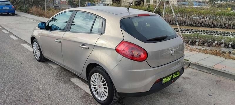 Usado Fiat Bravo Dynamic 105 CV (77 kW) 2010 Beige Utilitario