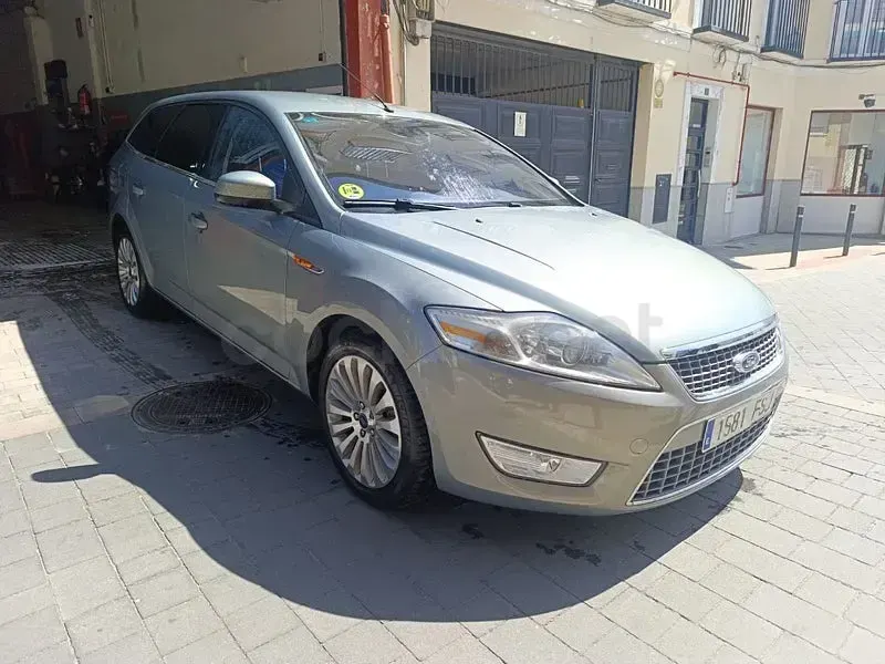 Usado Ford Mondeo Titanium 140 CV (102 kW) 2007 Gris / plata Familiar