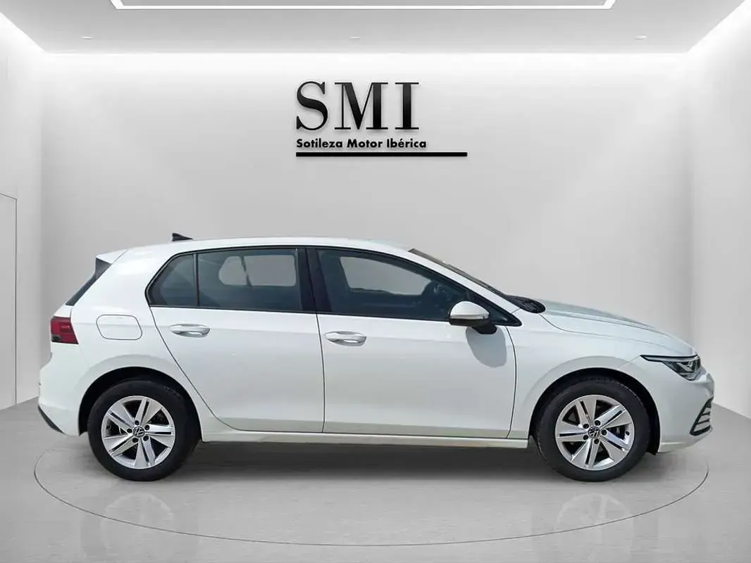 Usado VW Golf VIII Life 131 CV (96 kW) 2022 Blanco Utilitario