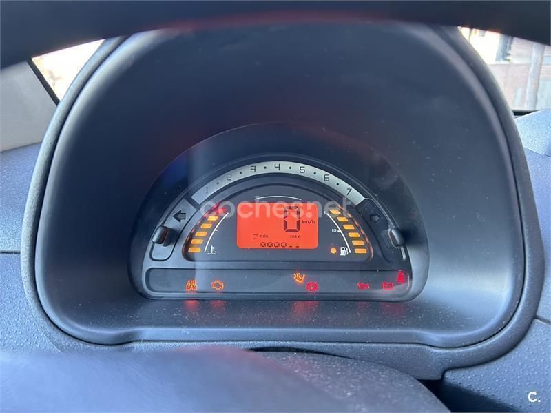 Usado Citroën C2 70 CV (51 kW) 2004 Gris / plata Utilitario