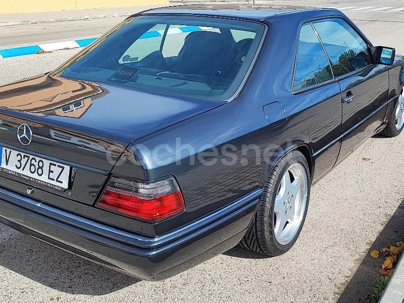 Usado Mercedes E320 220 CV (161 kW) 1995 Gris / plata Coupe