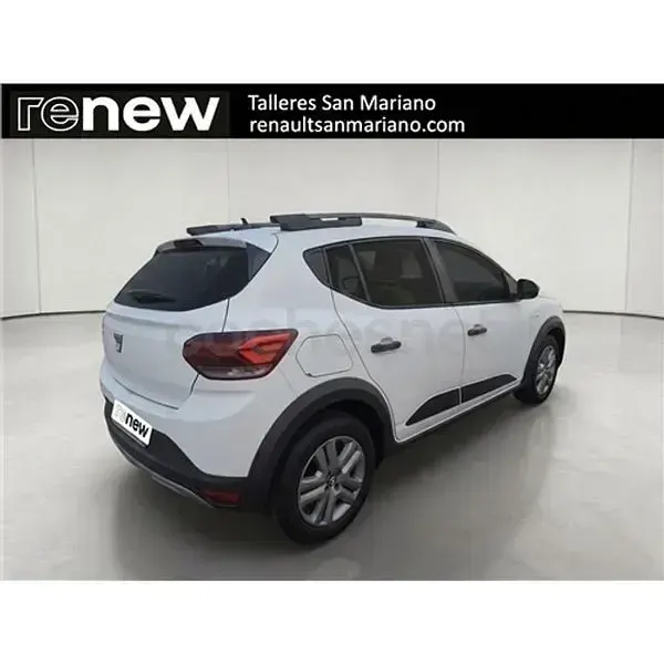Usado Dacia Sandero Essentiel 101 CV (74 kW) 2021 Blanco Berlina
