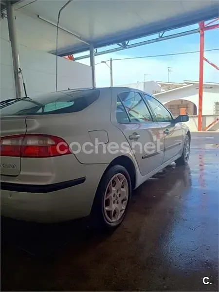 Usado Renault Laguna II Authentique 110 CV (80 kW) 2005 Beige Berlina