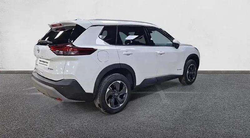 Usado Nissan X-Trail N-Connecta 213 CV (156 kW) 2025 Kori white metalizado SUV
