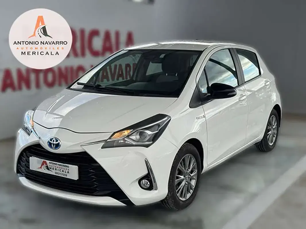 Usado Toyota Yaris Active 99 CV (72 kW) 2018 Blanco Utilitario