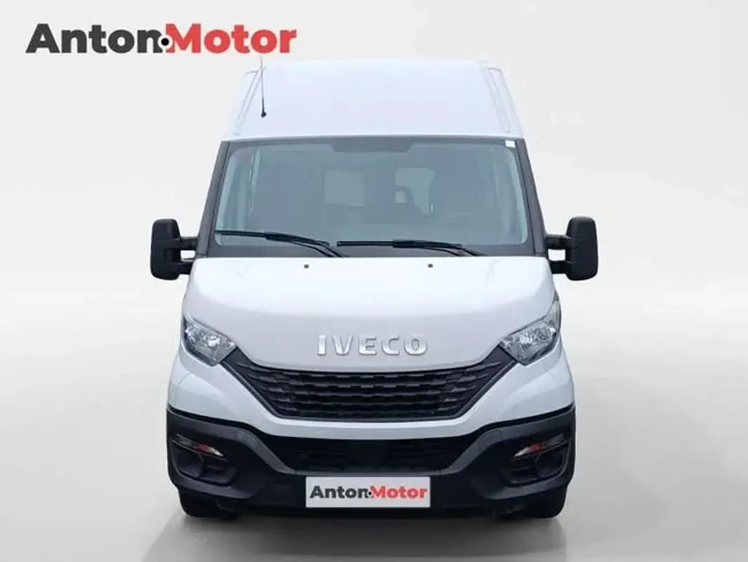 Usado Iveco Daily 136 CV (100 kW) 2021 Blanco Van