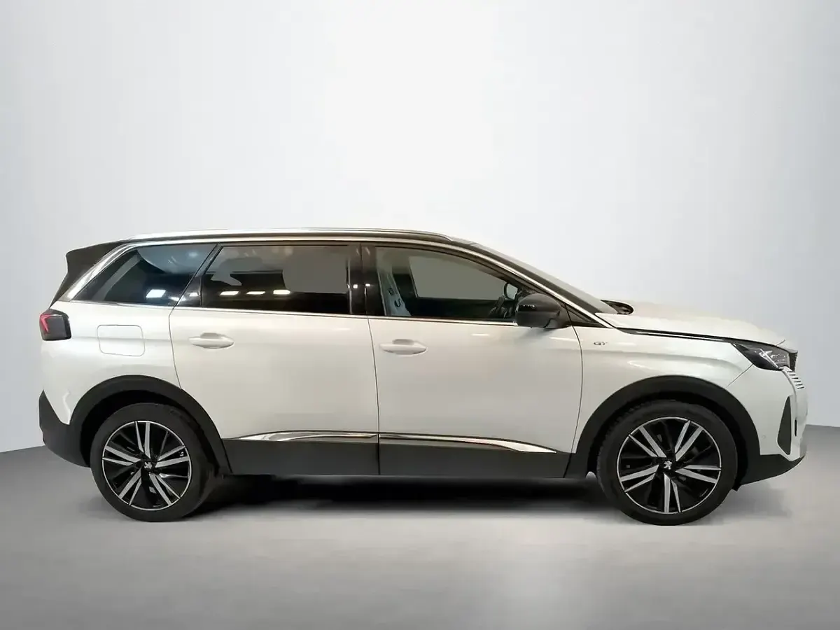 Usado Peugeot 5008 GT 180 CV (132 kW) 2022 Blanco SUV
